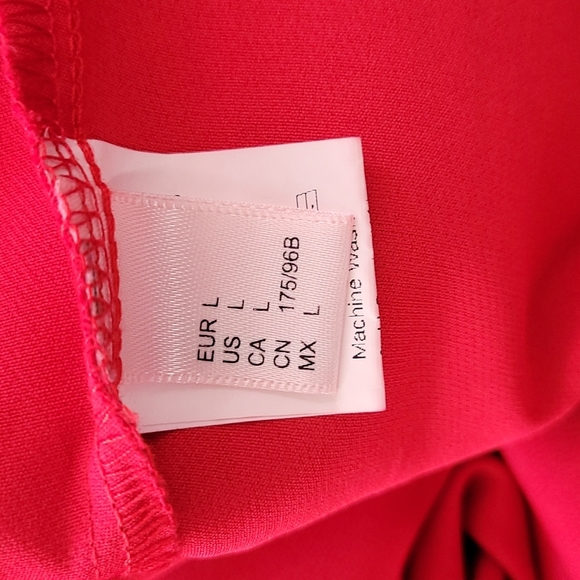 Red Dress - Picture 7 of 9